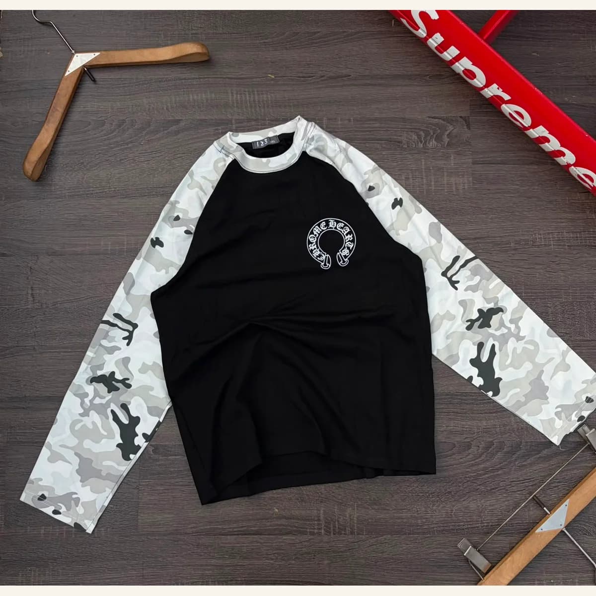 Graphic Long-Sleeve Top 152