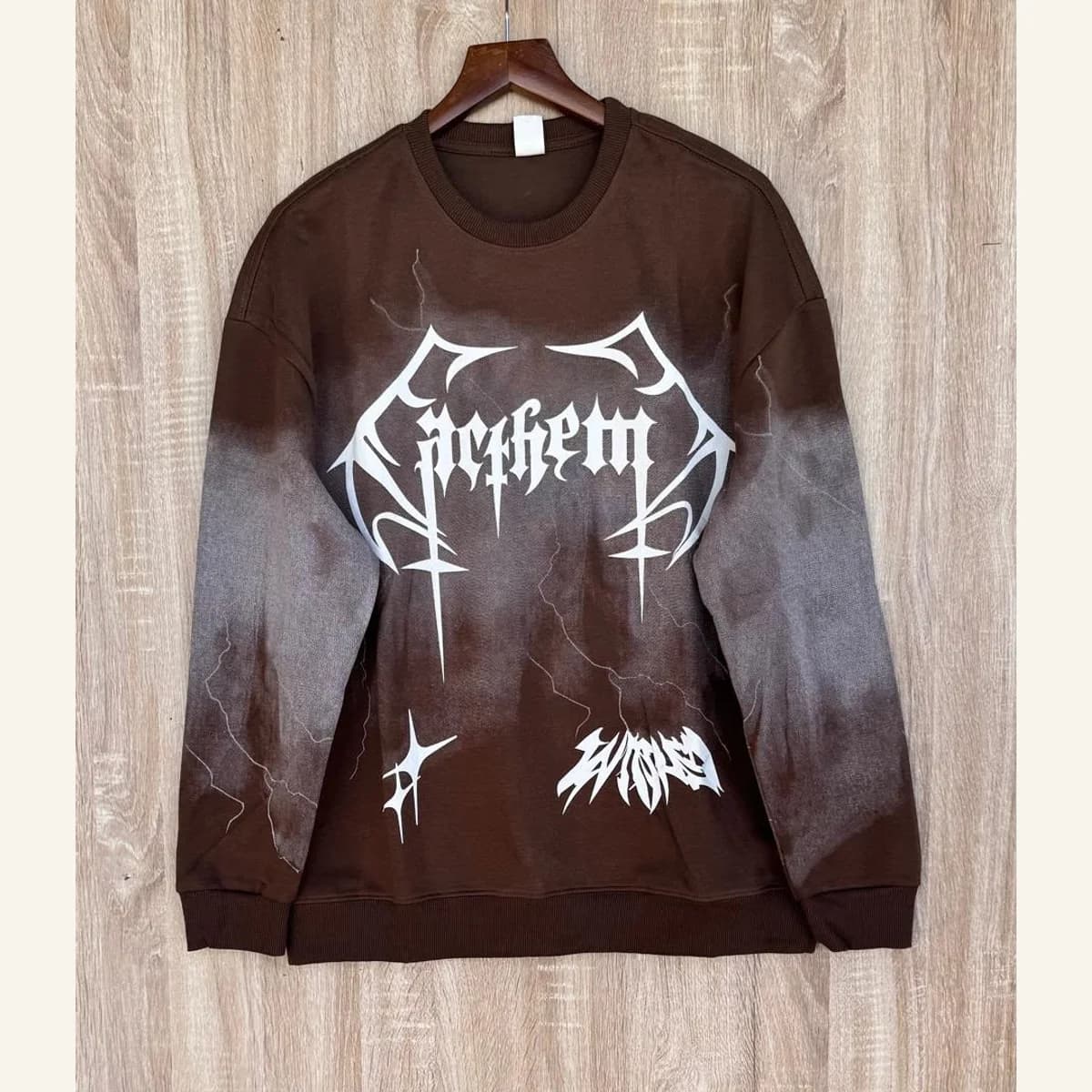 Graphic Long-Sleeve Top 016