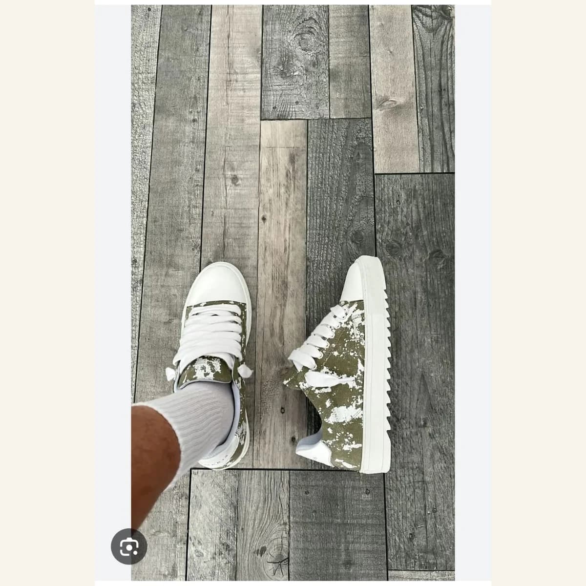 Low-Top Fashion Sneakers 131