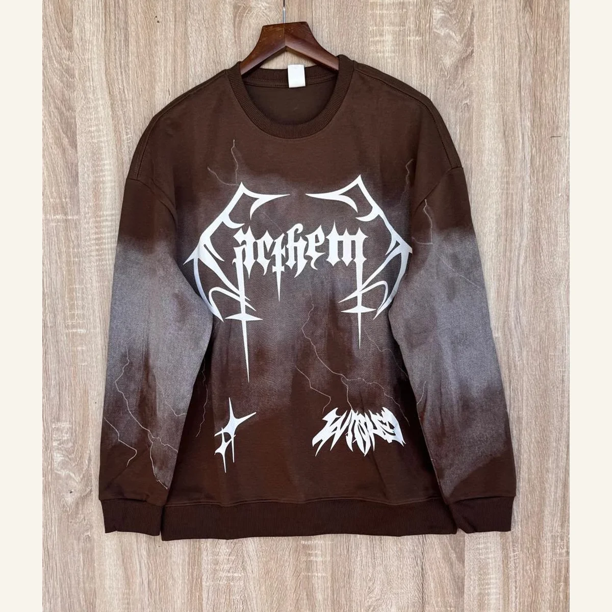 Graphic Long-Sleeve Top 016