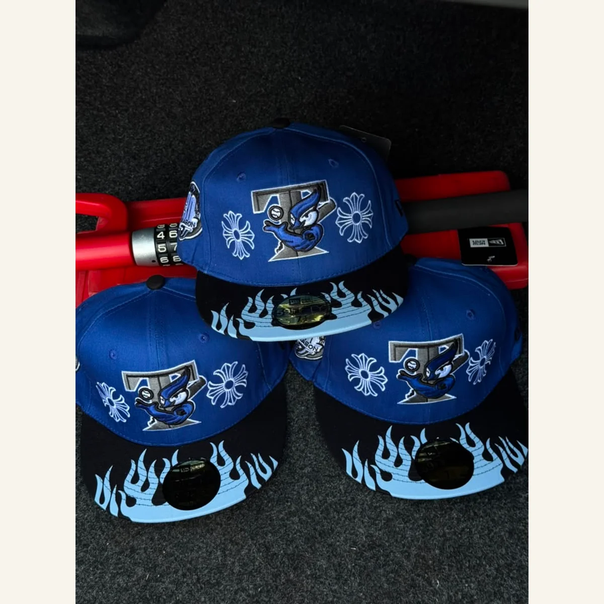 Embroidered Snapback Cap 095