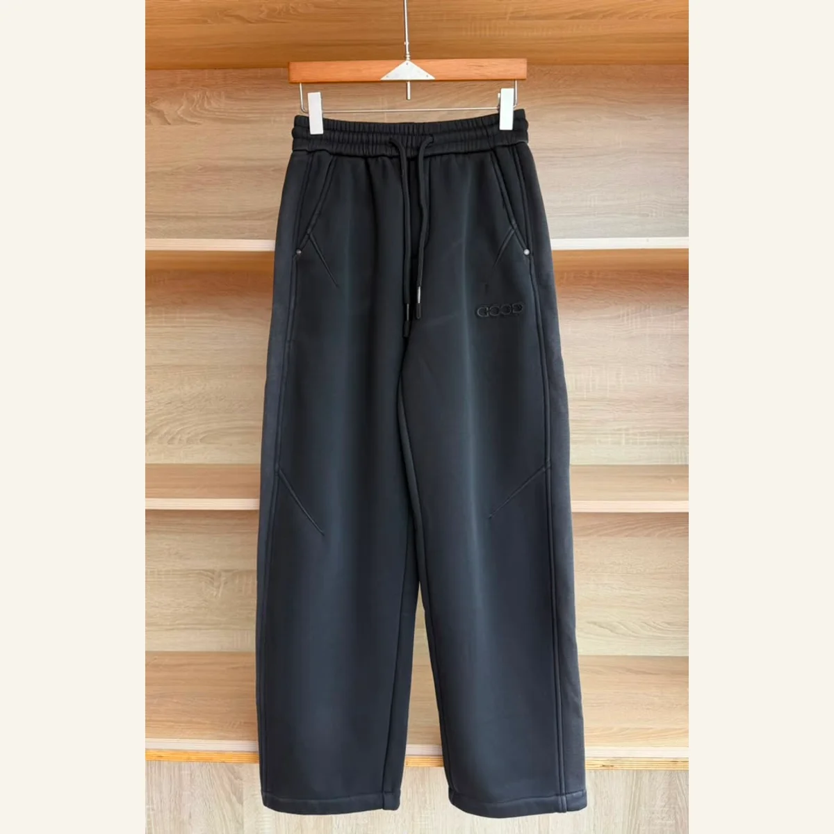 Relaxed Wide-Leg Trousers 122