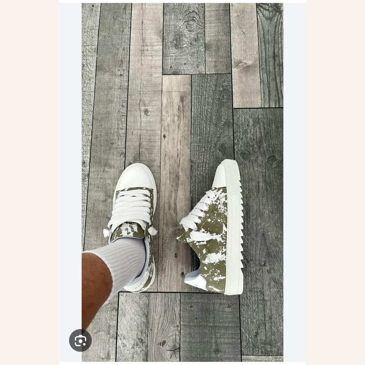 Low-Top Fashion Sneakers 131