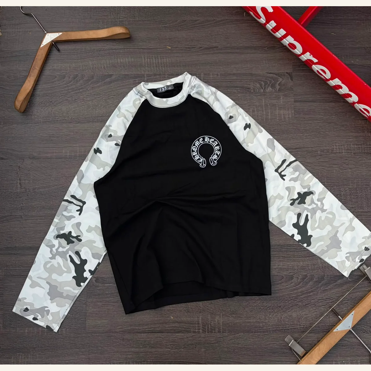 Graphic Long-Sleeve Top 152