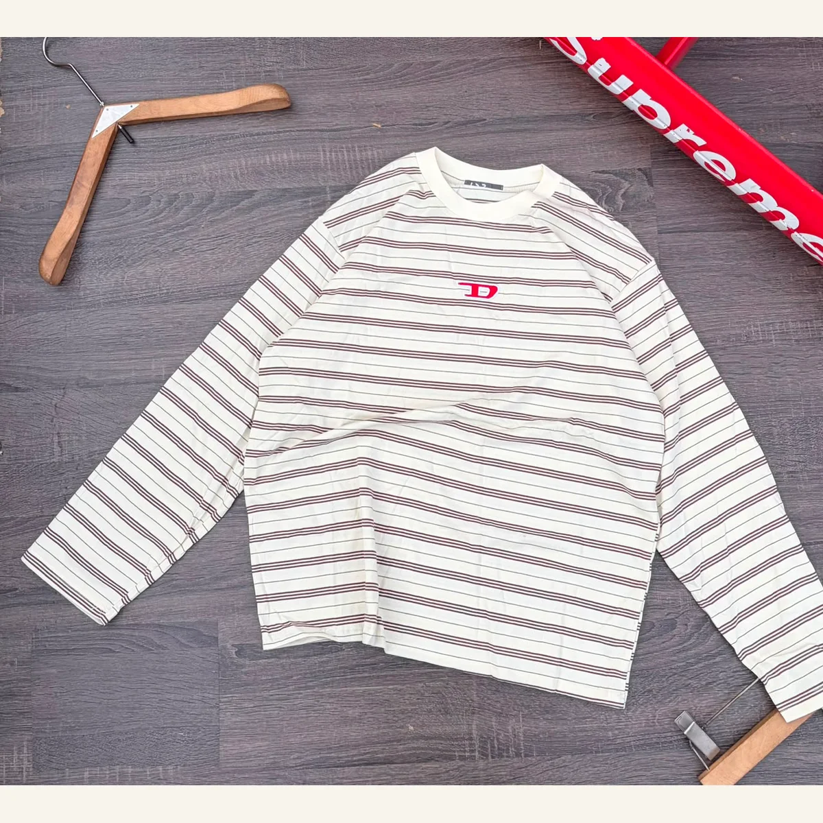 Graphic Long-Sleeve Top 154