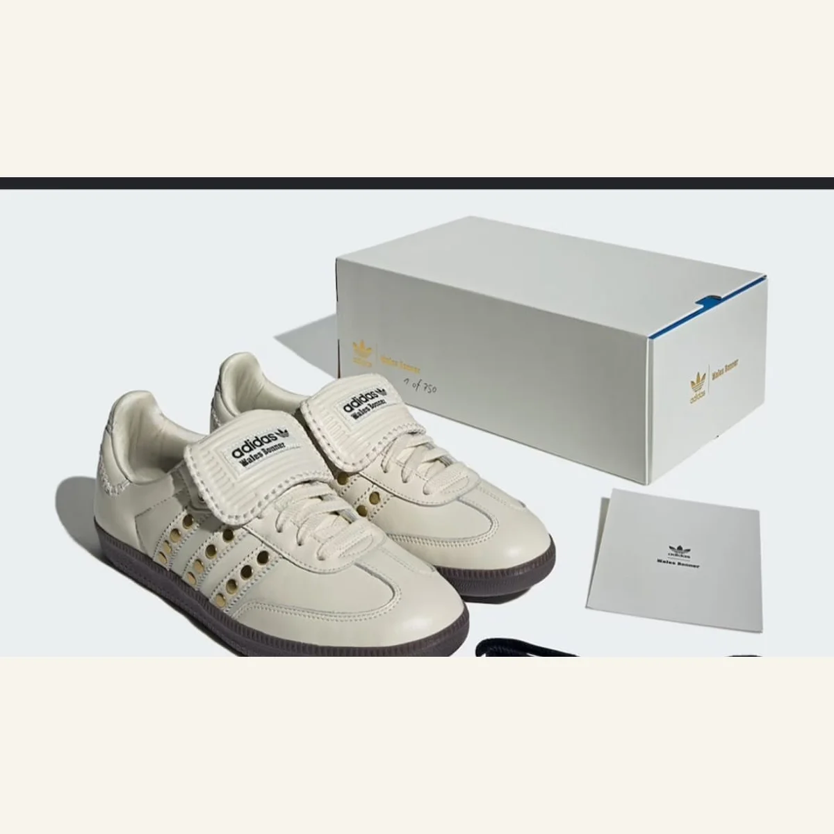 Retro Low-Top Sneakers 228