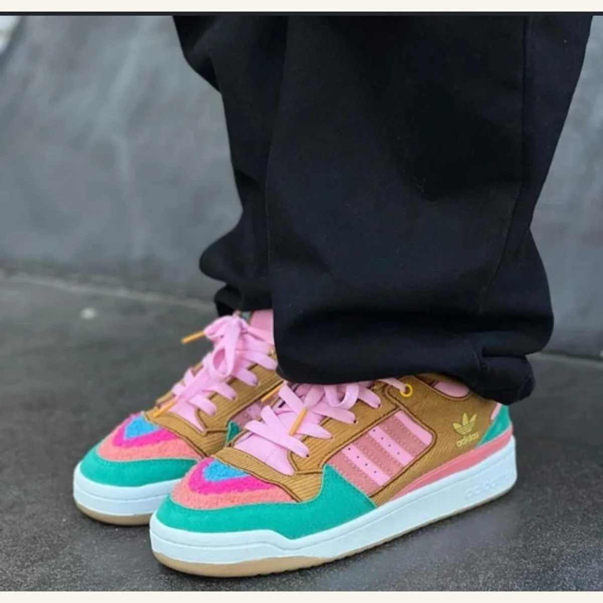Retro Low-Top Sneakers 233