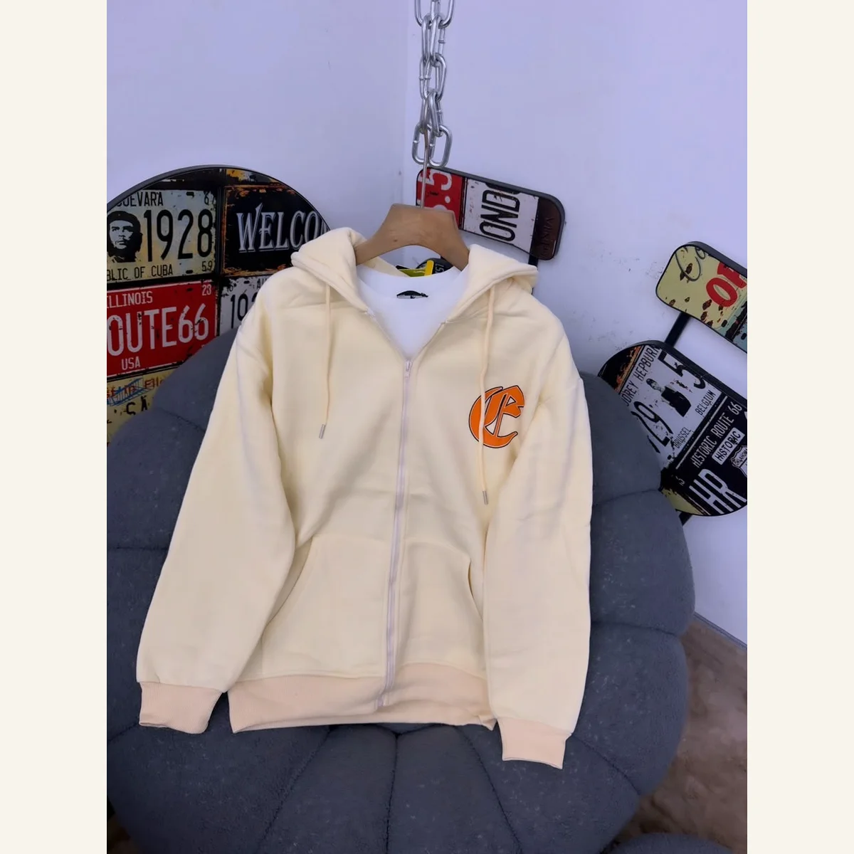 Zip-Up Graphic Hoodie 262