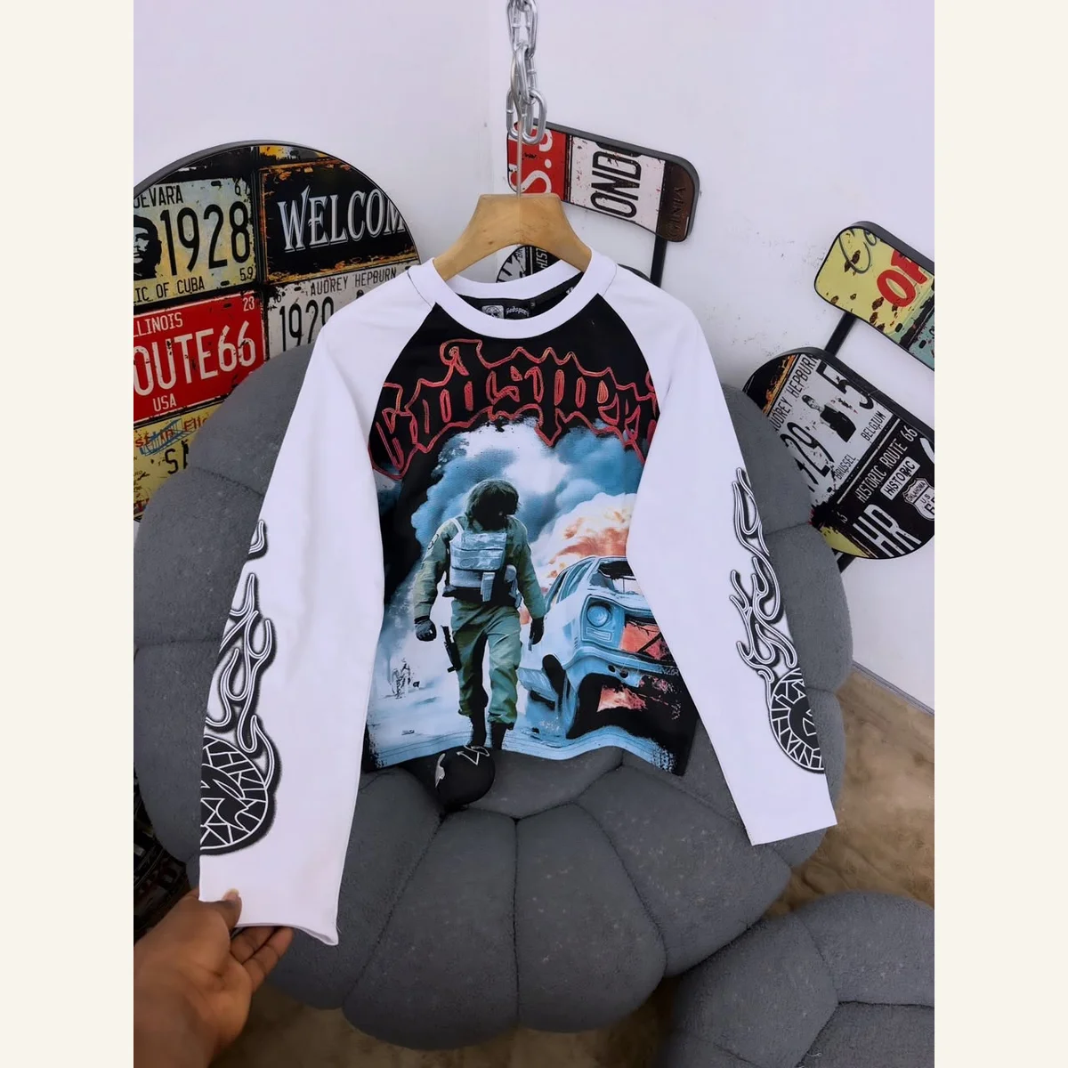 Raglan Graphic Top 263