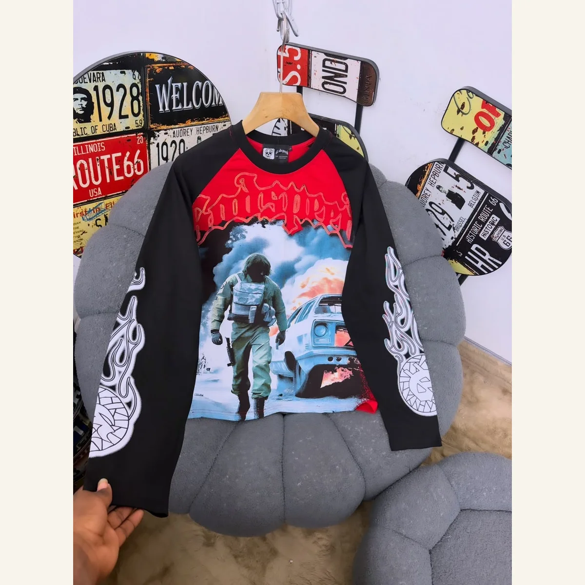 Raglan Graphic Top 265